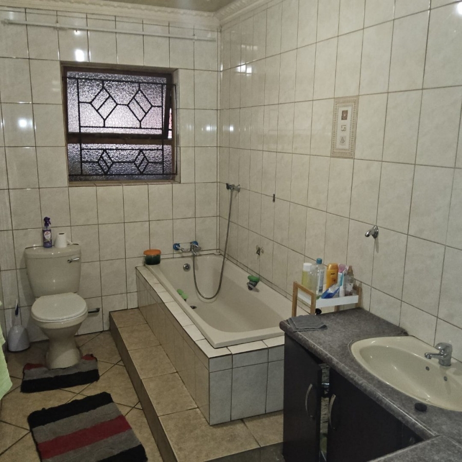 4 Bedroom Property for Sale in Grasslands Free State